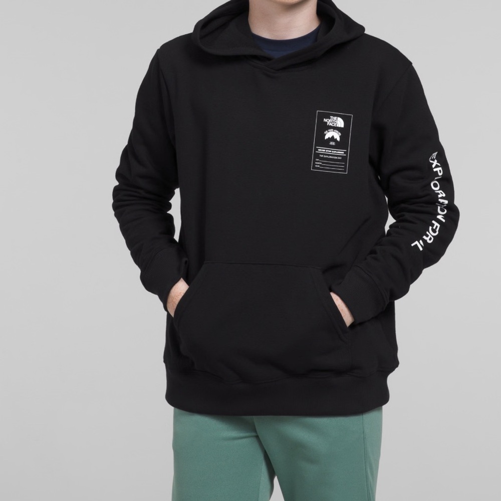 New The North Face Boys Black Logo Pullover Hoodie